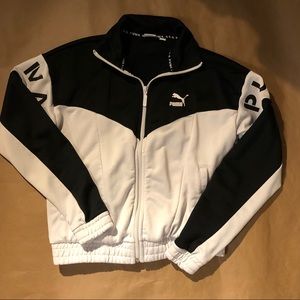 Cropped Puma Jacket please read description